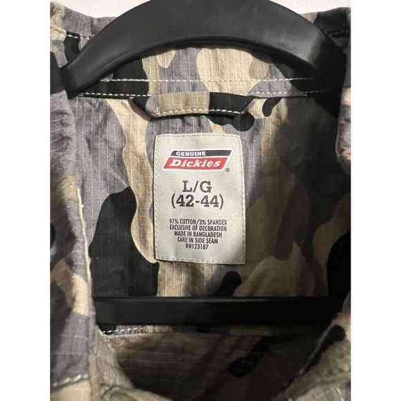 Dickies Mens Green Camo Short Sleeve Button Up Shirt Size Large Double Pocket - Picture 3 of 3